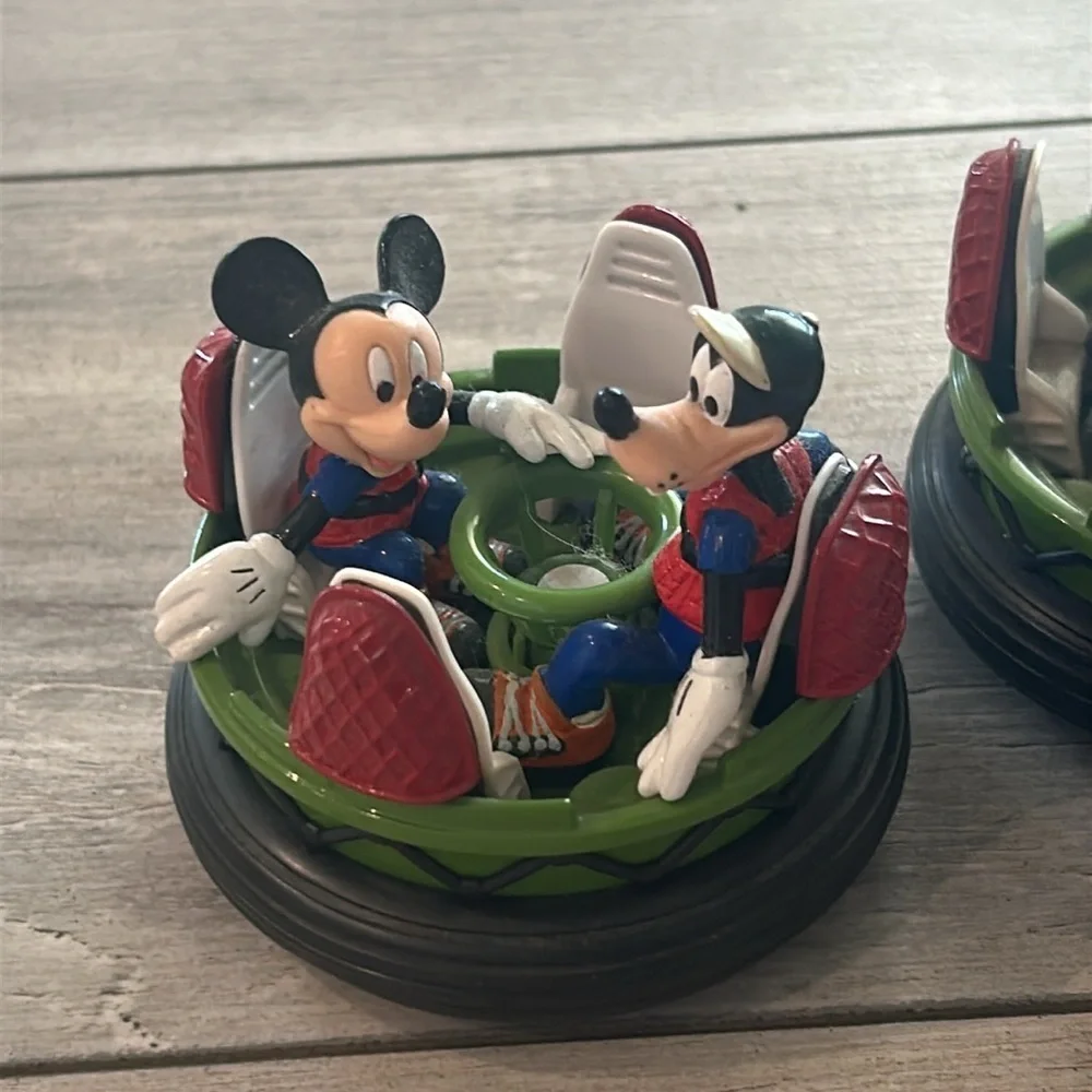 Vintage Disney California Adventure Grizzly River Run Raft die cast bundle of 2